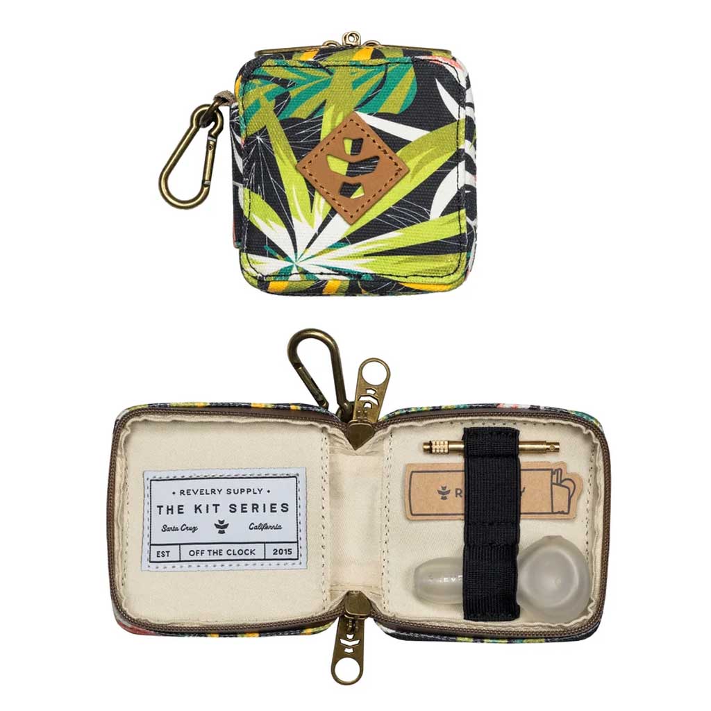 Revelry Pipe Kit Traveler in the Mahalo colorway.